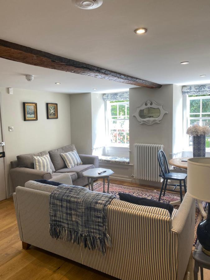 Monmouth House Apartments, Lyme Regis Old Town, Dog Friendly, Parking Exterior foto