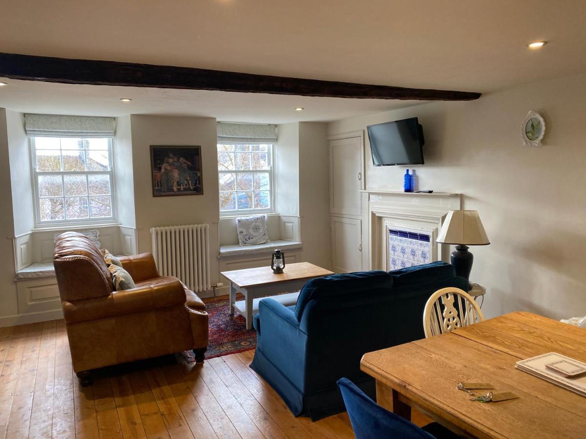 Monmouth House Apartments, Lyme Regis Old Town, Dog Friendly, Parking Exterior foto