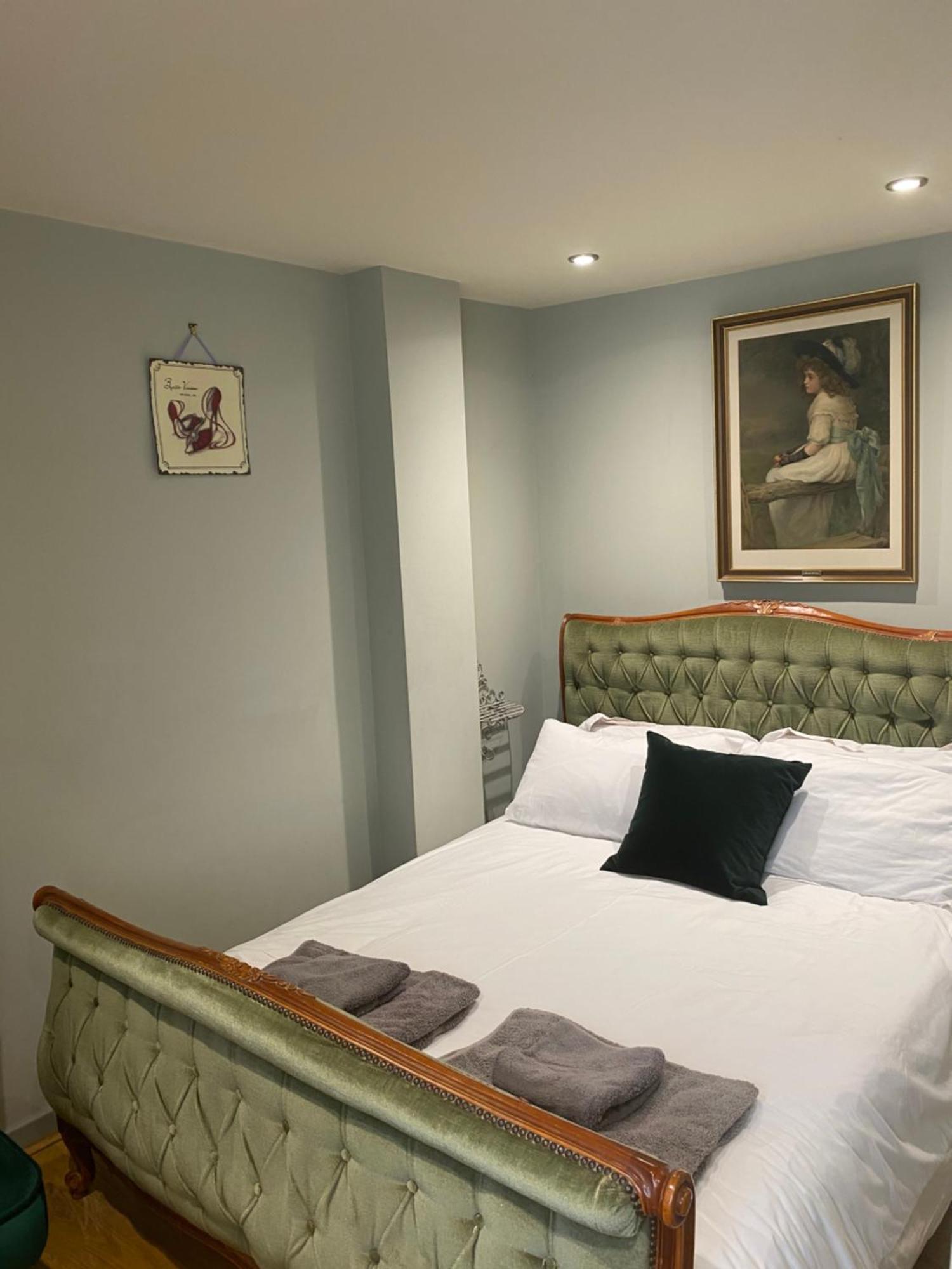 Monmouth House Apartments, Lyme Regis Old Town, Dog Friendly, Parking Exterior foto