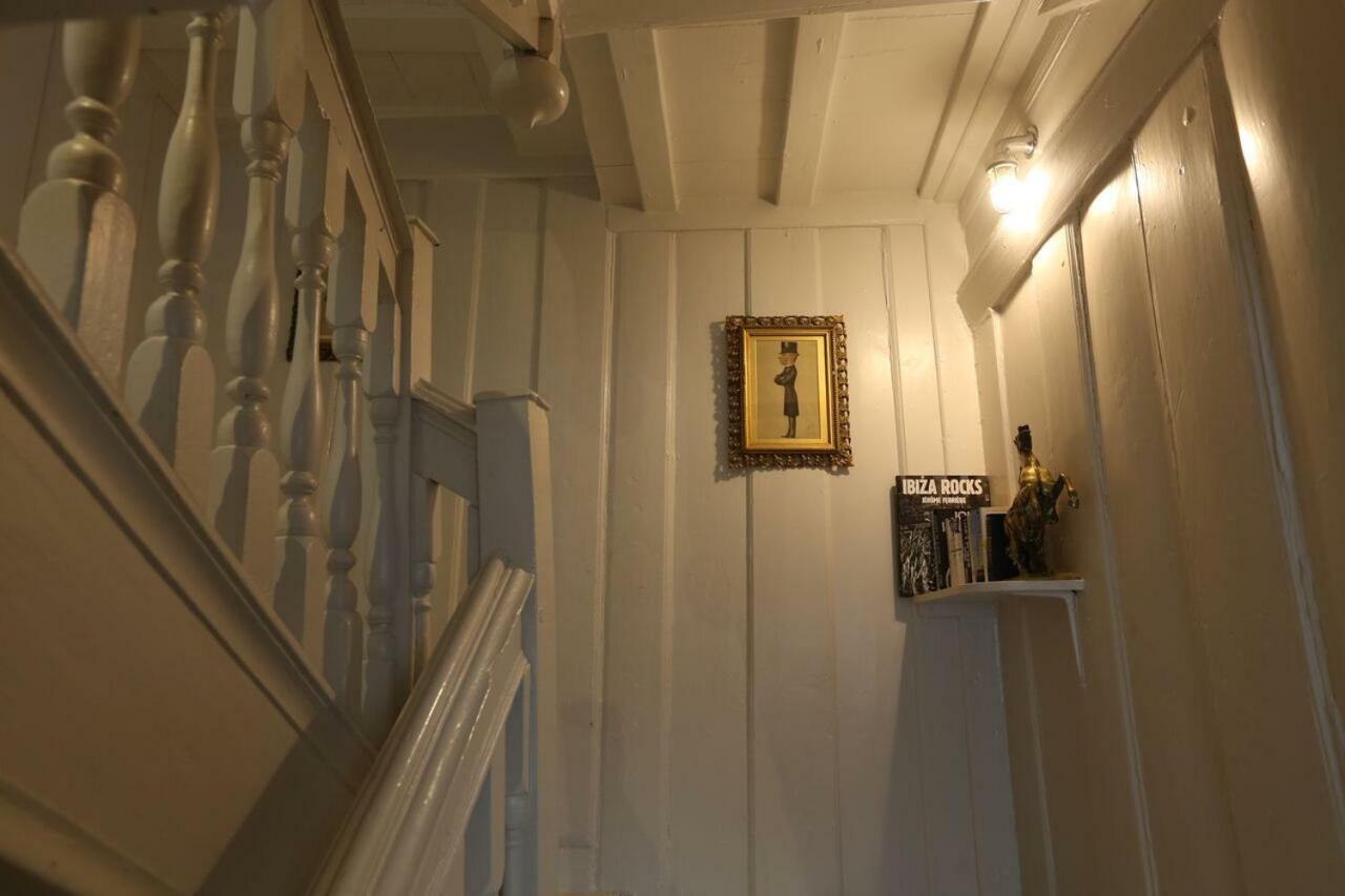 Monmouth House Apartments, Lyme Regis Old Town, Dog Friendly, Parking Exterior foto