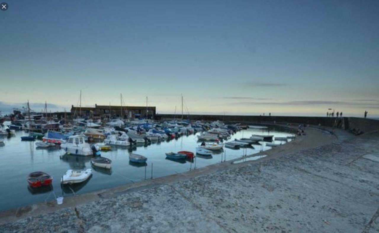 Monmouth House Apartments, Lyme Regis Old Town, Dog Friendly, Parking Exterior foto